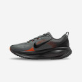Nike Vomero 18
