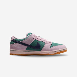 Nike SB Dunk Low Pro