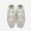 New Balance 204L