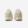 New Balance 204L