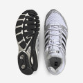 adidas ADISTAR CONTROL 5