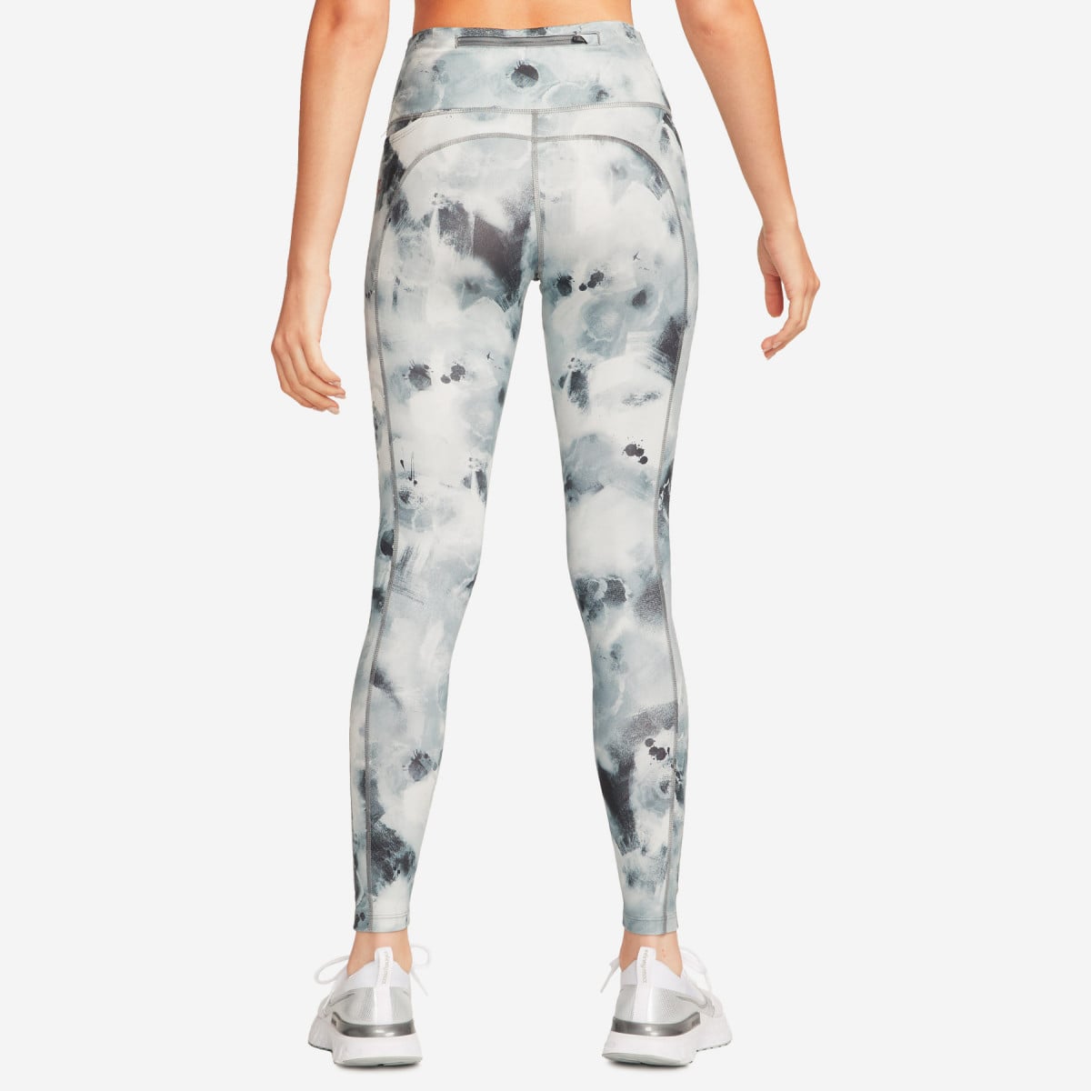 white no lace nike shoes